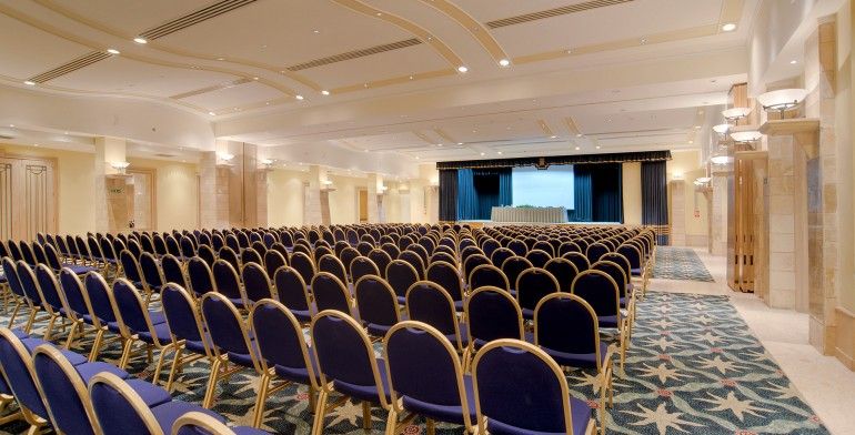 Logement & Salles de Conférence